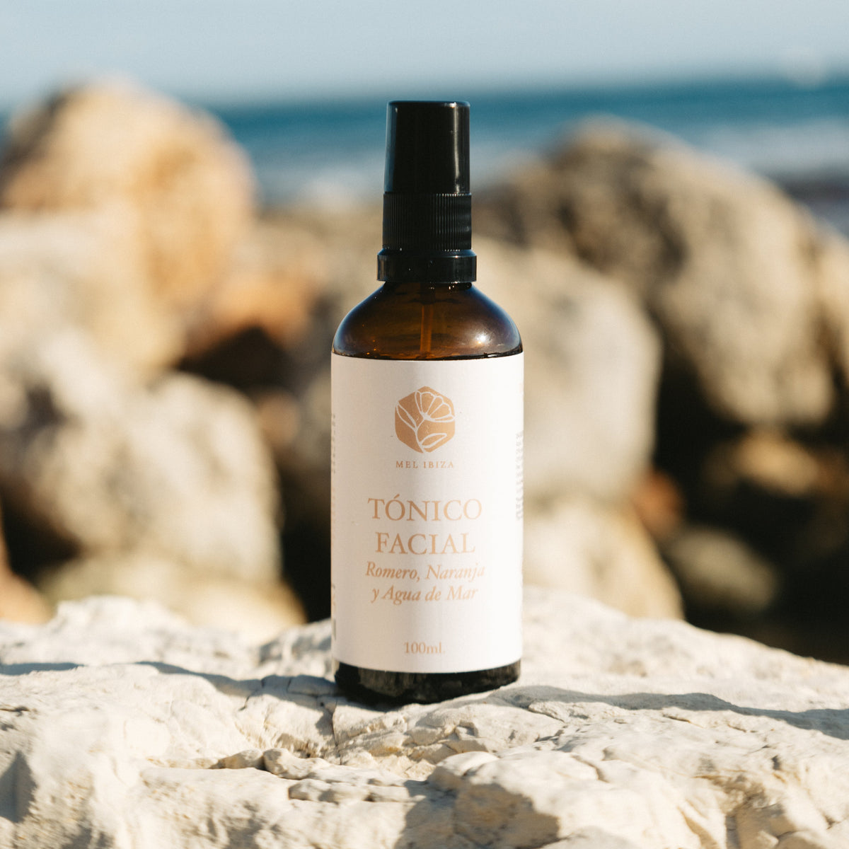 Tónico facial natural con agua de mar, romero y naranja